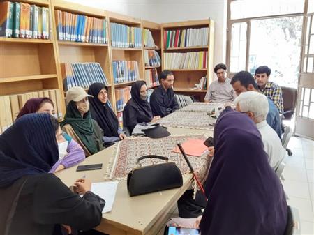 نشست مطالعاتی کتاب « ماه به روایت آه»